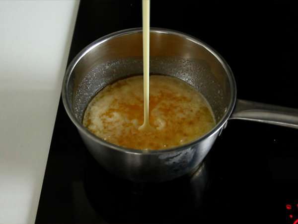 Karamelli ve sütlü çikolatalı twix bisküvileri - Hazırlık adım 7