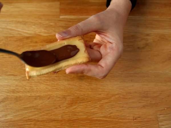 Karamelli ve sütlü çikolatalı twix bisküvileri - Hazırlık adım 9