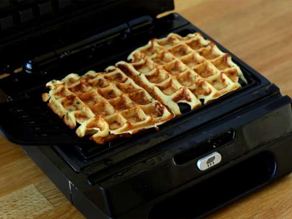 Patatesli waffle - Somon füme ve fromage frais ile waffle sandviç - Hazırlık adım 4