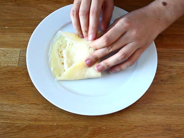 Beşamel sos, peynir ve jambon ile doldurulmuş krep - Hazırlık adım 9