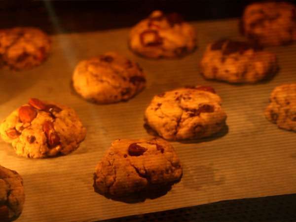 Çikolatalı, fıstıklı ve bademli kurabiye - Hazırlık adım 4