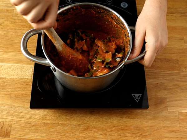 Afrika çorbası: domates, yer fıstığı ve pazı - Afrika Yer Fıstığı çorbası - Hazırlık adım 4