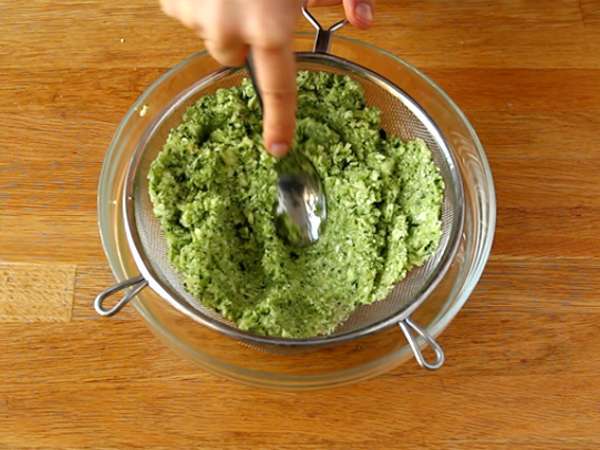 Kabak ve beyaz peynir köftesi - Hazırlık adım 2