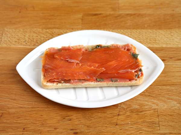 Somon, mozzarella ve dereotlu panini - Hazırlık adım 2