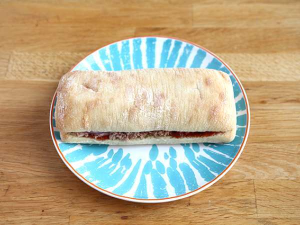 Ton balıklı, domatesli ve kaparili panini - Hazırlık adım 4