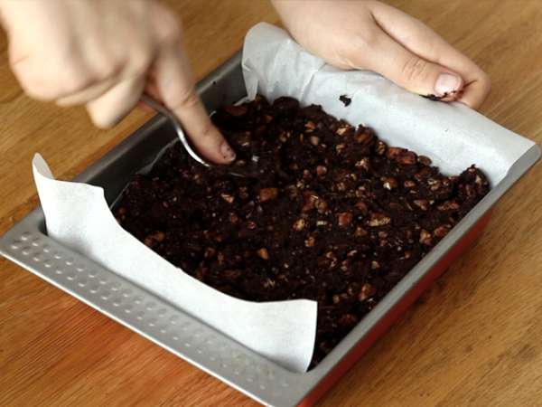 Brawnie - Çiğ hurmalı brownie - Hazırlık adım 4