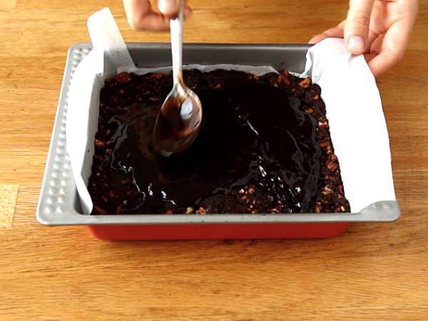 Brawnie - Çiğ hurmalı brownie - Hazırlık adım 6