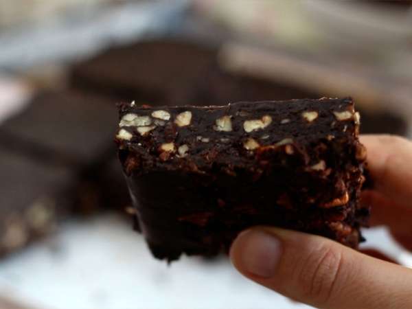 Brawnie - Çiğ hurmalı brownie - Hazırlık adım 7