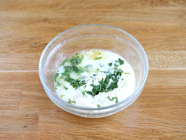 Yoğurt/limon soslu marine edilmiş tavuk şiş - Hazırlık adım 1