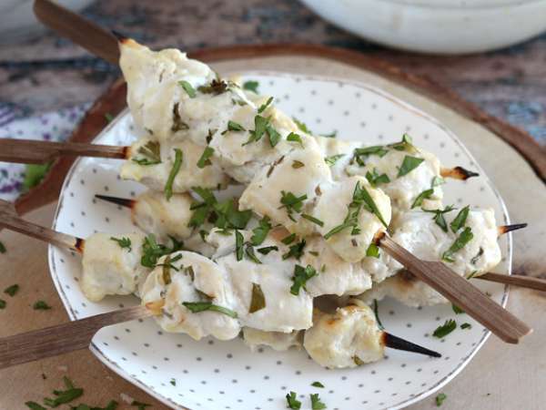 Yoğurt/limon soslu marine edilmiş tavuk şiş - Hazırlık adım 4