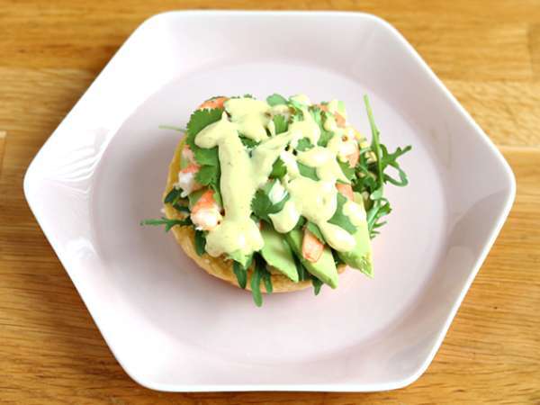 Karides, avokado ve kişnişli sandviç - Hazırlık adım 3