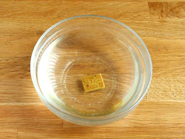 Kukuleta, bezelye, kabak, sarımsak ve otlu peynirli risotto - Hazırlık adım 1