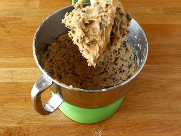 Çikolata parçacıklı kurabiye keki - Hazırlık adım 3