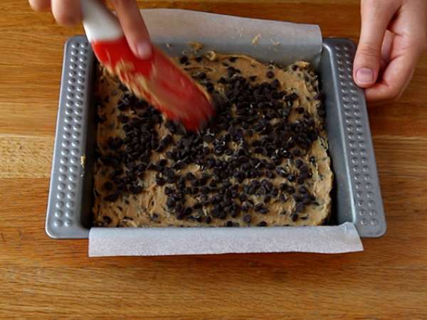 Çikolata parçacıklı kurabiye keki - Hazırlık adım 4