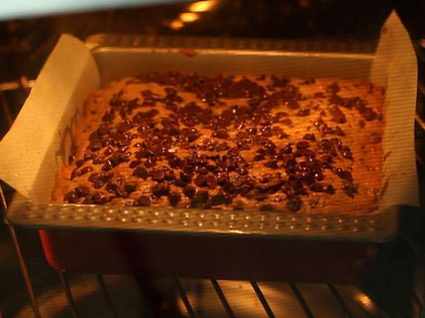 Çikolata parçacıklı kurabiye keki - Hazırlık adım 5