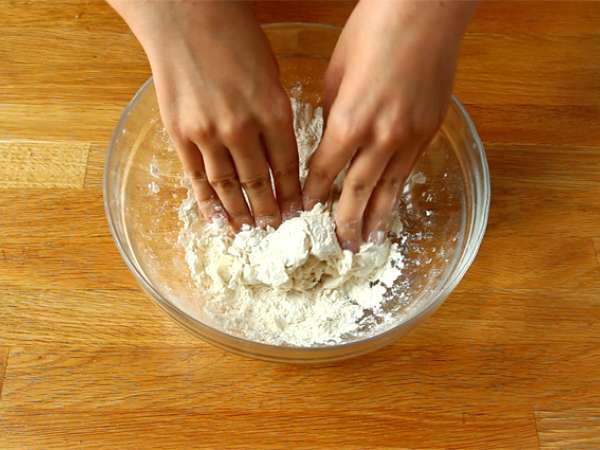 Tavuklu, havuçlu ve mantarlı Gyozas - Hazırlık adım 1