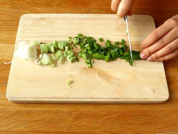 Tavuklu, havuçlu ve mantarlı Gyozas - Hazırlık adım 3