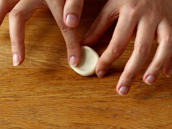 Tavuklu, havuçlu ve mantarlı Gyozas - Hazırlık adım 6