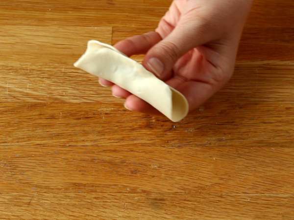 Tavuklu, havuçlu ve mantarlı Gyozas - Hazırlık adım 8