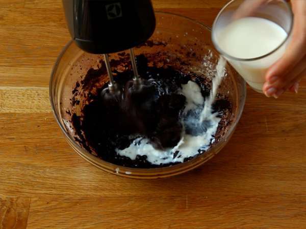Sihirli çikolatalı kek - Hazırlık adım 2
