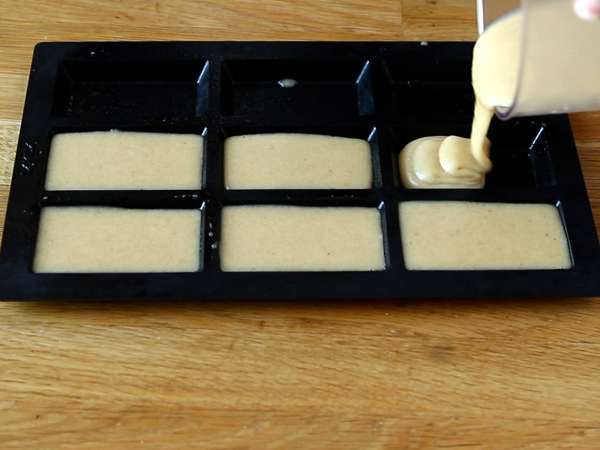 Ev yapımı bademli kek - Hazırlık adım 5