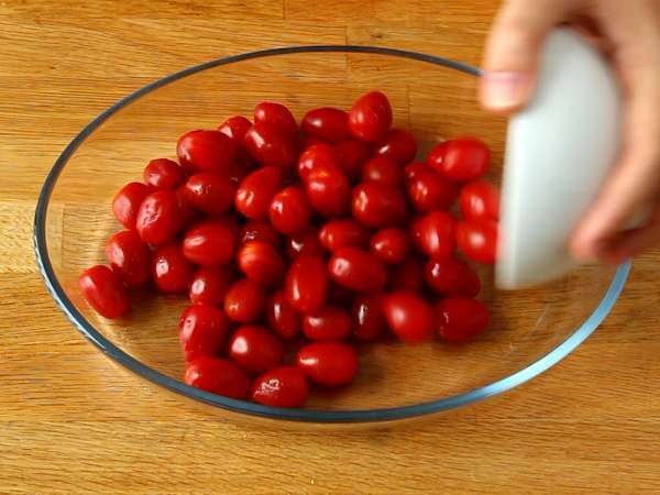 Tagliatelle beyaz peynirli çeri domates - fırında beyaz peynirli makarna - Hazırlık adım 1