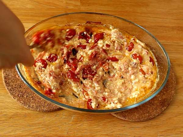 Tagliatelle beyaz peynirli çeri domates - fırında beyaz peynirli makarna - Hazırlık adım 6