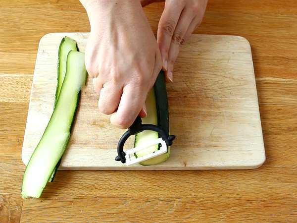 Kabak ve somon füme ruloları - Hazırlık adım 1