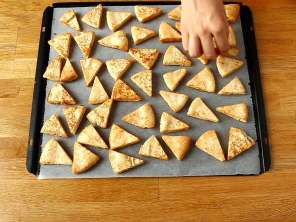 Pita ekmeği cipsi - hızlı tarif - Hazırlık adım 4