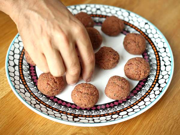 Domates soslu vejetaryen seitan köfte - Hazırlık adım 3