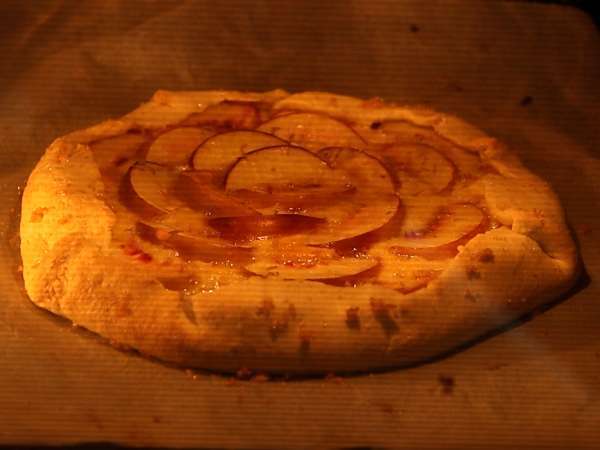 Rustik şeftalili ve biberiyeli tart - Hazırlık adım 7