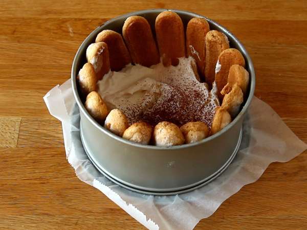 Yumurtasız lezzetli tiramisu tarzı charlotte - Hazırlık adım 4