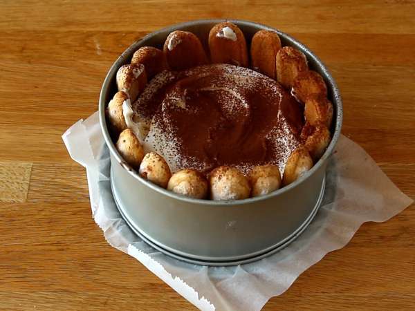 Yumurtasız lezzetli tiramisu tarzı charlotte - Hazırlık adım 5