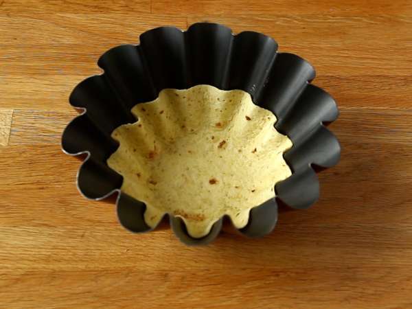 Tortilla kaseleri nasıl yapılır? Bulaşıksız kolay salata! - Hazırlık adım 2