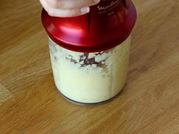 Raclette ile patatesli waffle sandviç, nihai konfor yiyeceği - Hazırlık adım 1