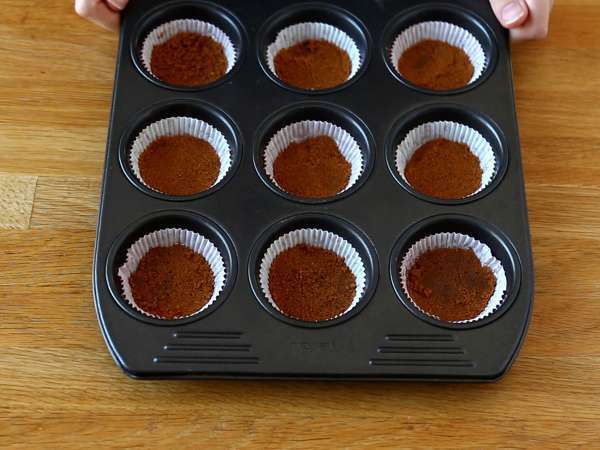 Speculoos bisküvili fırında pişmeyen cheesecake - Hazırlık adım 2