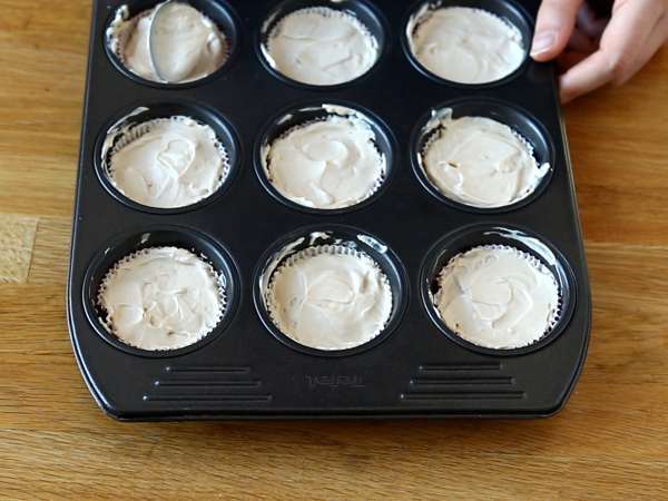 Speculoos bisküvili fırında pişmeyen cheesecake - Hazırlık adım 4