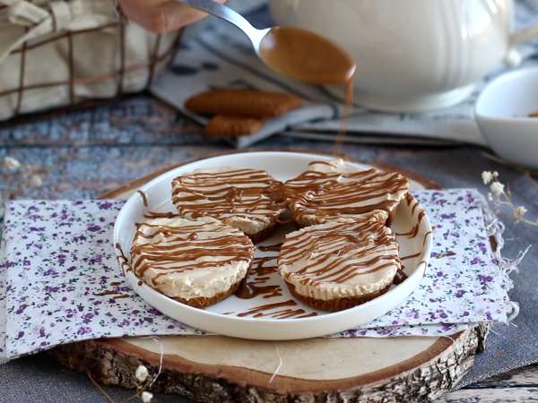 Speculoos bisküvili fırında pişmeyen cheesecake - Hazırlık adım 6