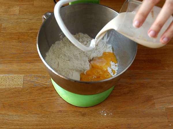 Sevgililer Günü için ekstra yumuşak kalpli çörekler - Hazırlık adım 2