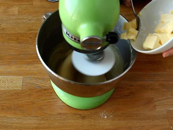 Sevgililer Günü için ekstra yumuşak kalpli çörekler - Hazırlık adım 3