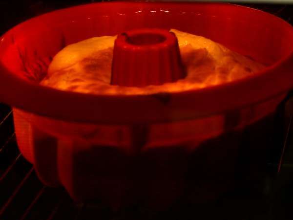 Limonlu ve beyaz çikolatalı Paskalya Bundt keki - Hazırlık adım 5