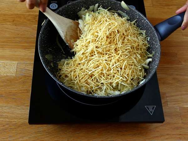 Bacalhau à Brás, kolay ve lezzetli geleneksel bir Portekiz tarifi - Hazırlık adım 5