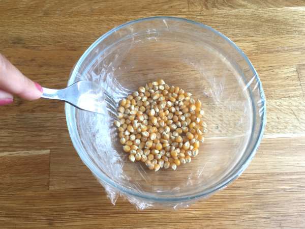 Yağsız mikrodalga patlamış mısır - Hazırlık adım 2