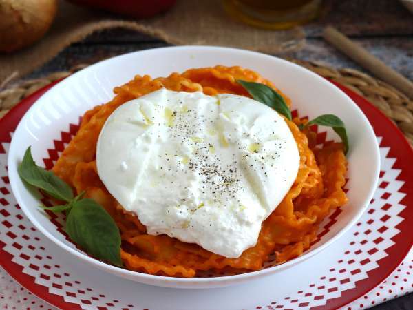 Kremalı burrata peynirli Calabria usulü pesto - Hazırlık adım 8