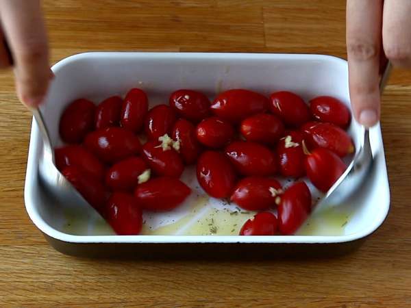 Kavrulmuş domates ve burrata bruschetta - Hazırlık adım 1