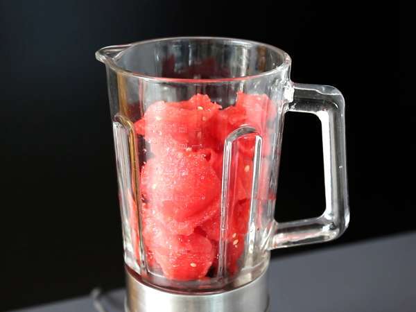 Karpuz frosé: roze ile süper ferahlatıcı granita kokteyli! - Hazırlık adım 2