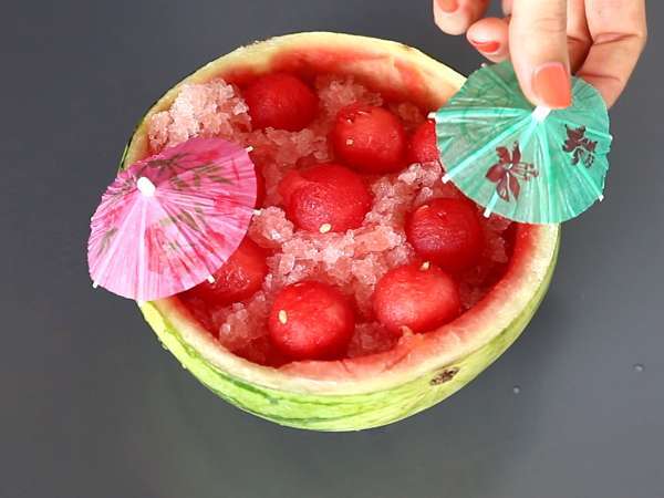 Karpuz frosé: roze ile süper ferahlatıcı granita kokteyli! - Hazırlık adım 5