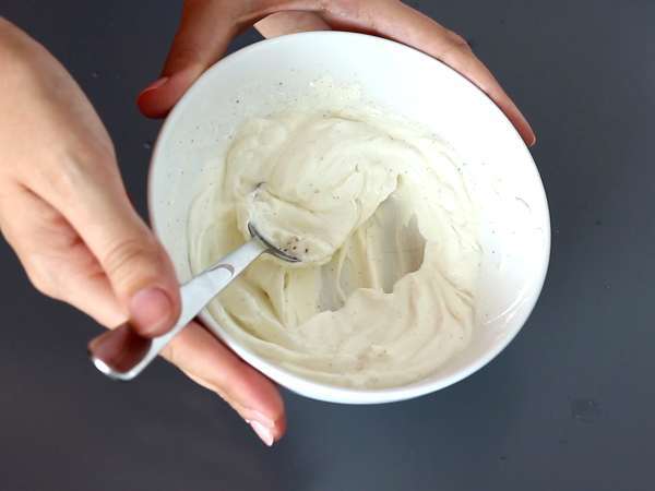 Aperatif olarak atıştırmak için mükemmel, somon ve fromage frais içeren lapa böreği - Hazırlık adım 1