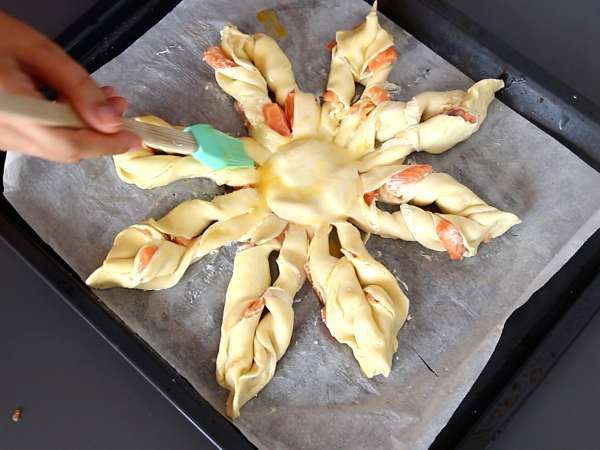 Aperatif olarak atıştırmak için mükemmel, somon ve fromage frais içeren lapa böreği - Hazırlık adım 6