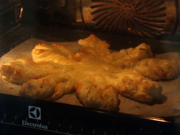 Aperatif olarak atıştırmak için mükemmel, somon ve fromage frais içeren lapa böreği - Hazırlık adım 7